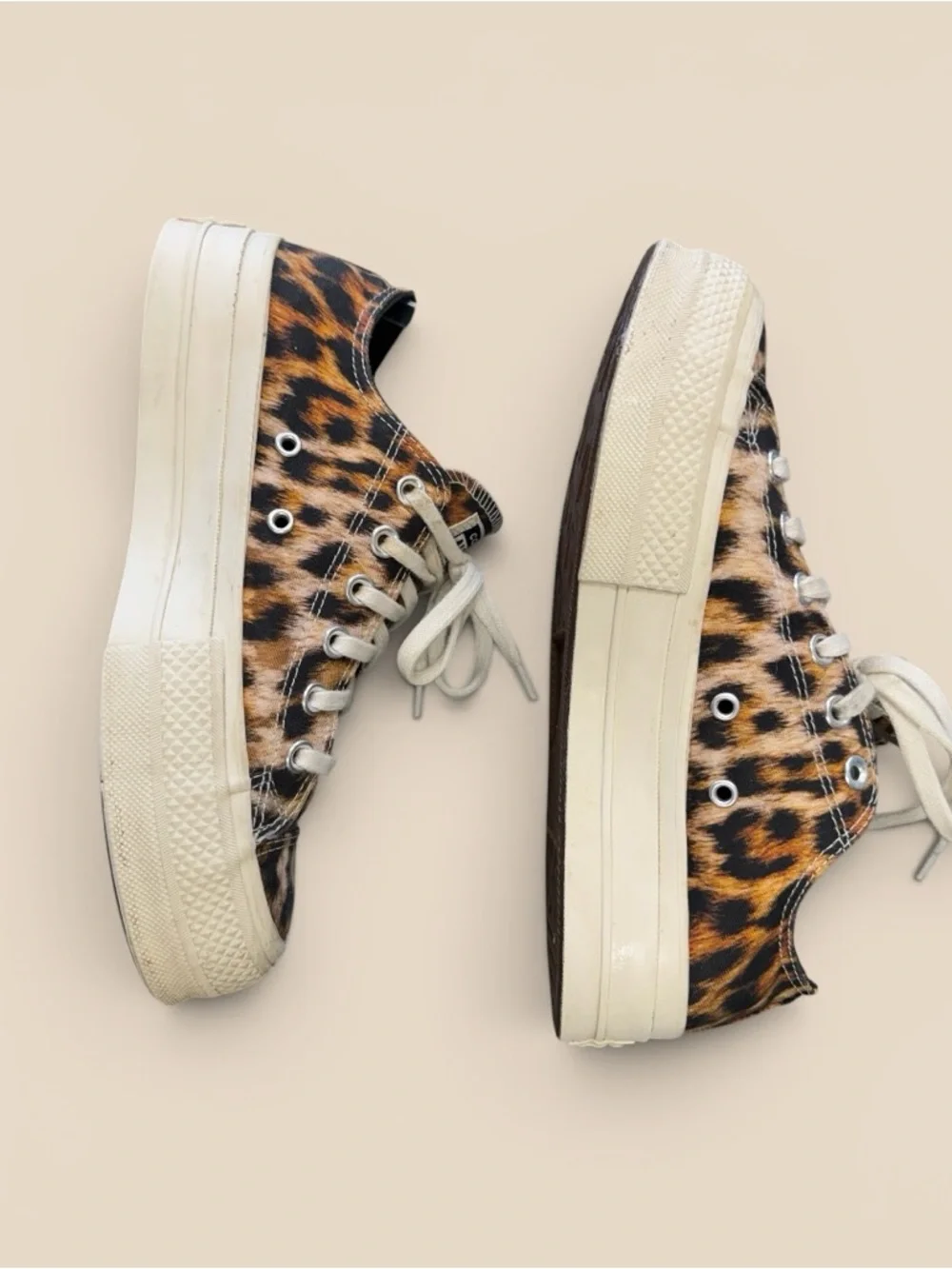 Converse Leopard Print Low Top Sneakers - Tan & Black